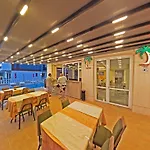 Golden Star Hotel