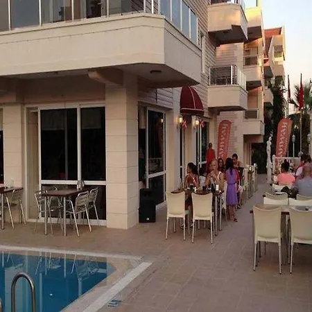 Golden Star فندق مرمريس